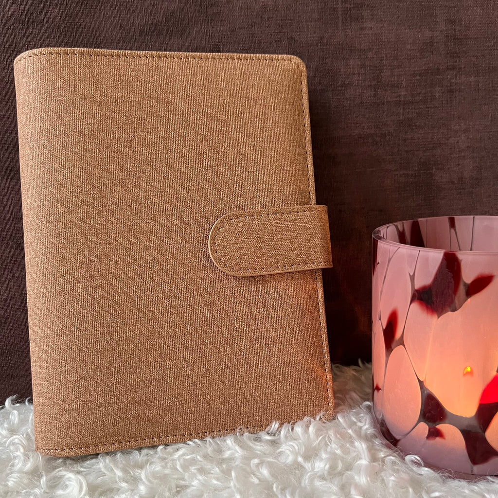 Linnen look budget binder A6 - goudbruin